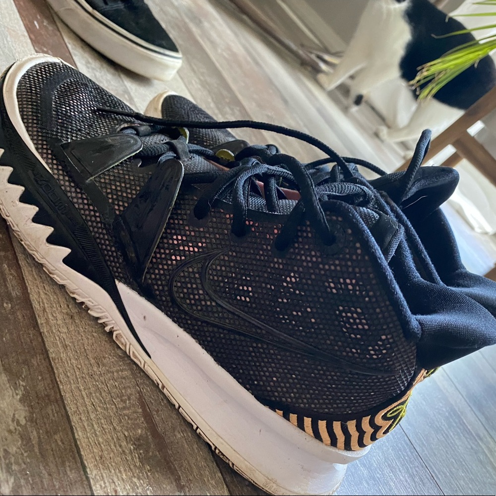 Kyrie sevens shoes